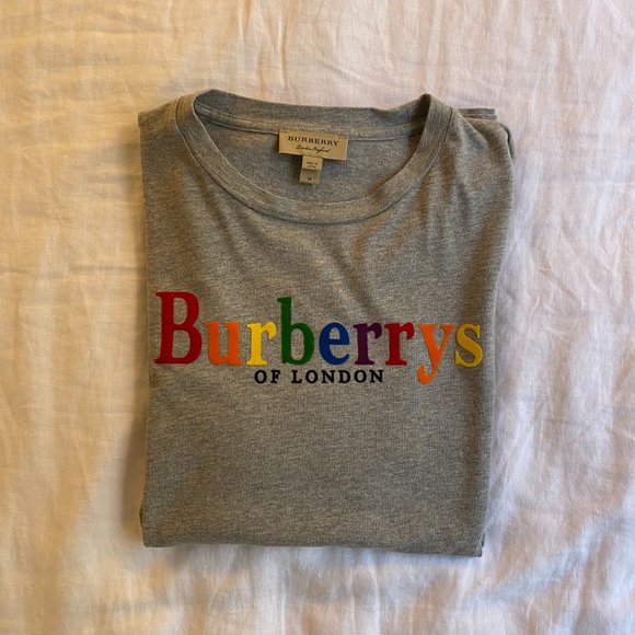 Burberry T-Shirt, Size Medium - Picture 4 of 4